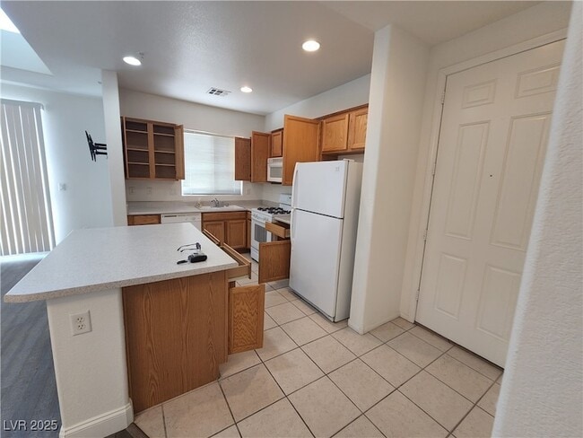 Building Photo - 6434 N Buttercup Creek St