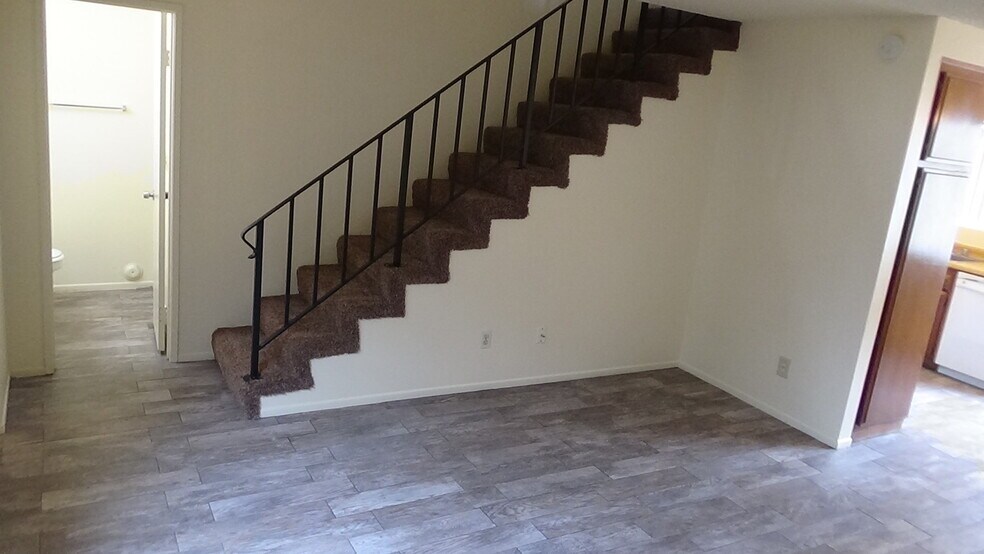 Living Room - 712 Summerwood Ln