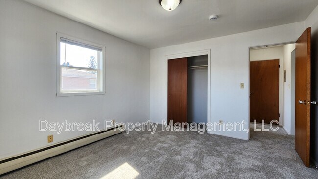 Building Photo - 2913 8th St N