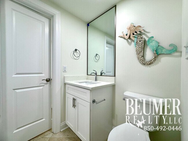 Building Photo - Upscale 3 BR 3 BA furnished Condo On the G...