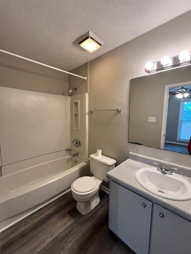 Building Photo - 514 Mill Cove