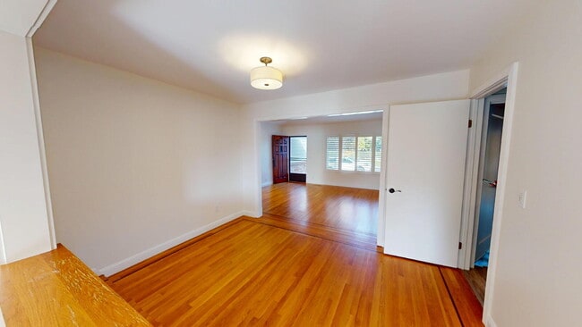 Building Photo - Modern Comfort Meets Everyday Convenience ...