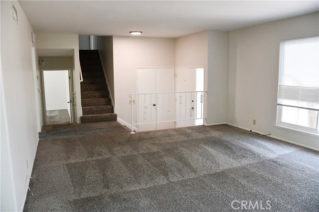 Building Photo - 522 E Collins Ave