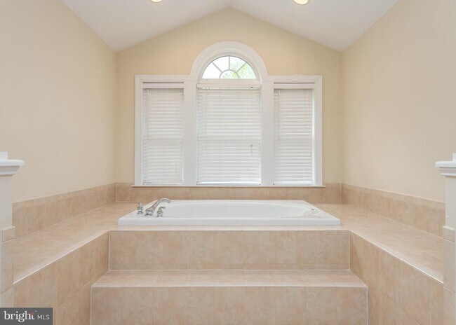 Building Photo - 6263 Trotter Rd