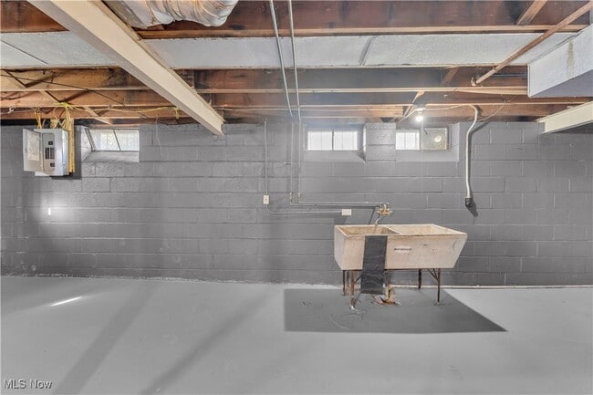 Building Photo - 17106 Holly Hill Dr