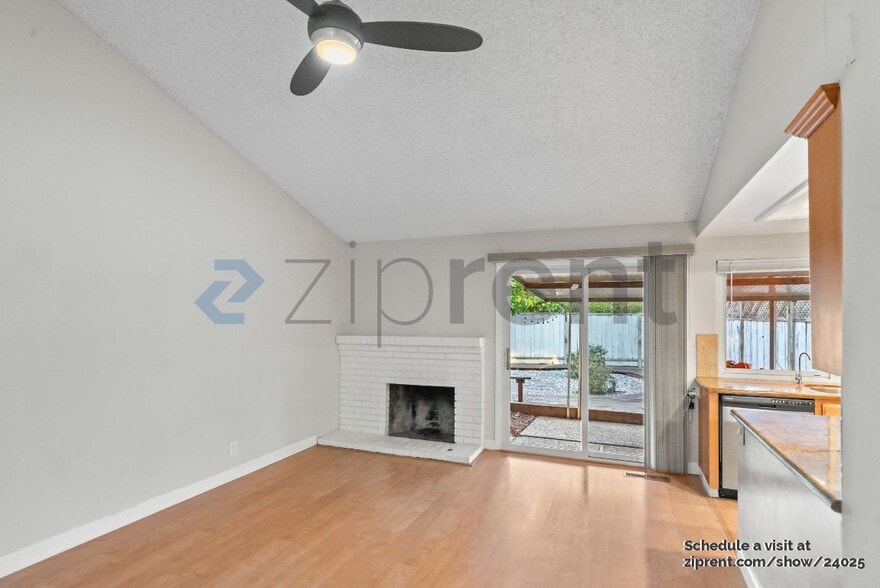 Building Photo - 5047 Pearl Ave