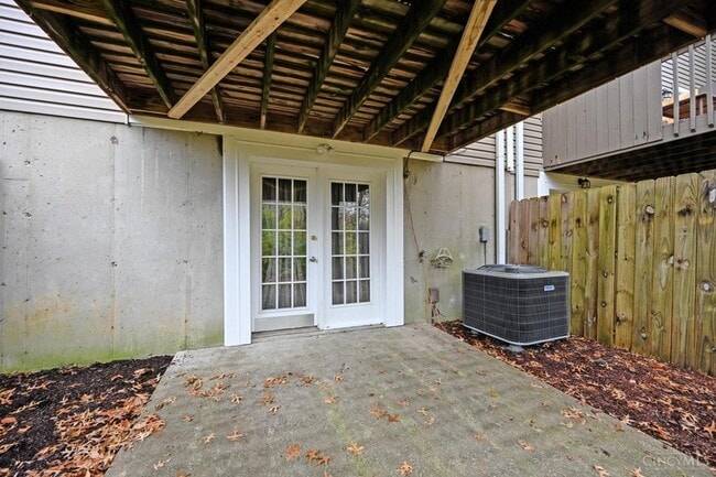 Building Photo - 920 Woodlyn Dr N