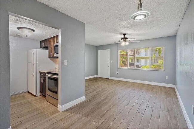 Building Photo - 379 47th Ave N