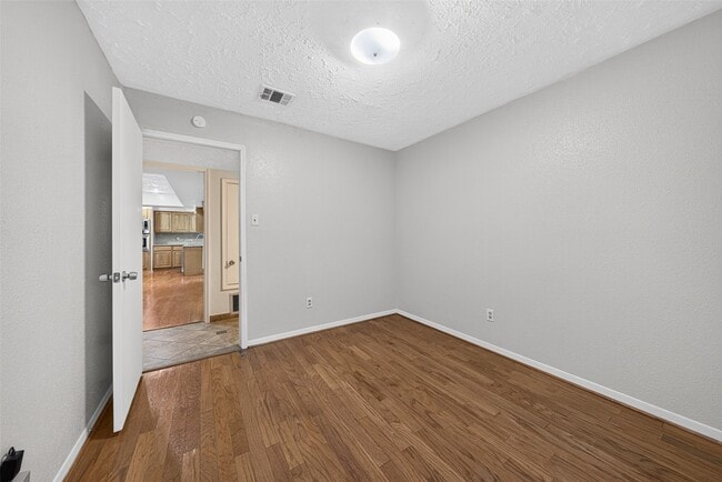 Building Photo - 3107 Pecan Point Dr