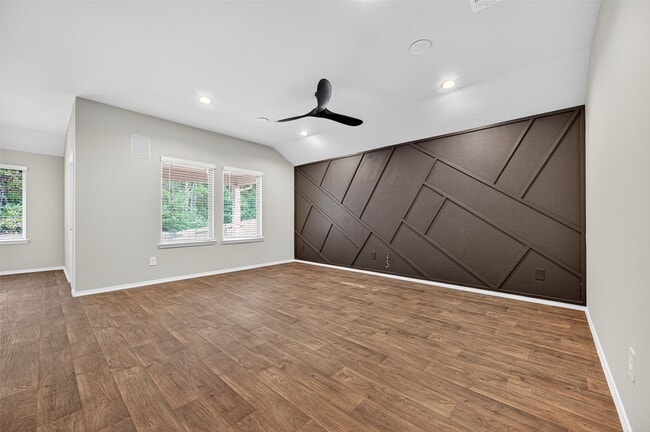 Building Photo - 40320 Hilltop Pr Dr