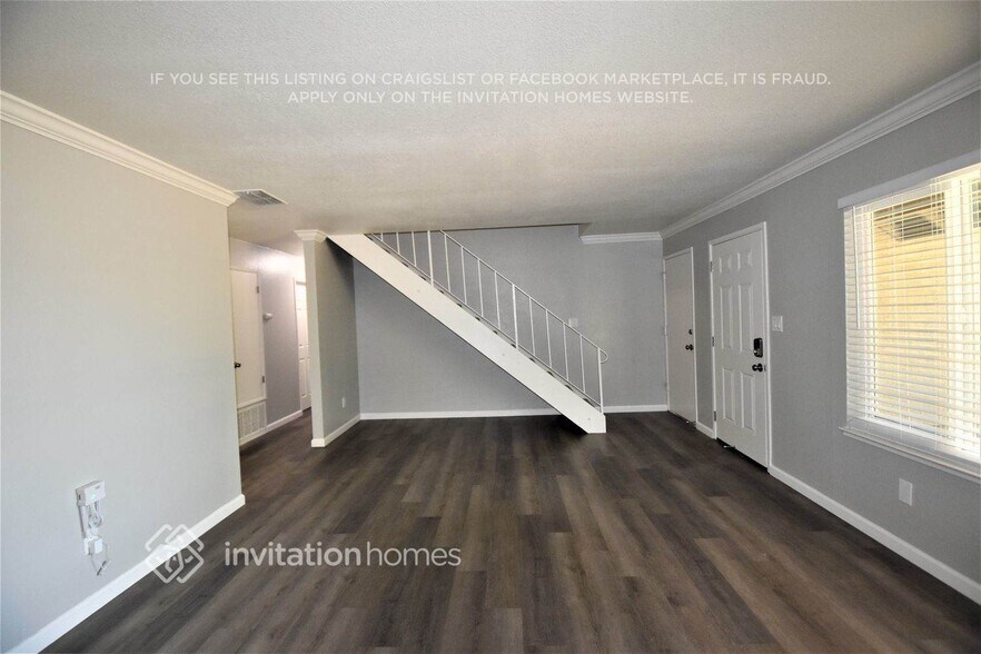 Building Photo - 3909 Smithfield Way