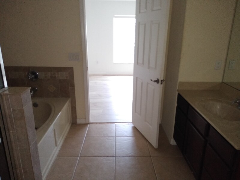 Building Photo - 2554 Middleton Grove Dr