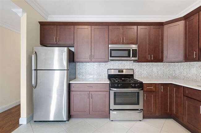 Building Photo - 28 Storms Ave