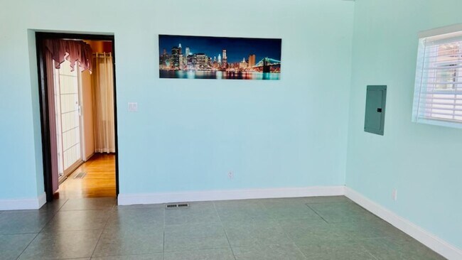 Building Photo - Adorable 1 bedroom 1 bath Apt/In Law Unit ...
