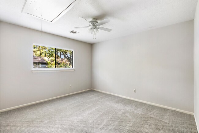 Building Photo - 3122 Lake Stream Dr