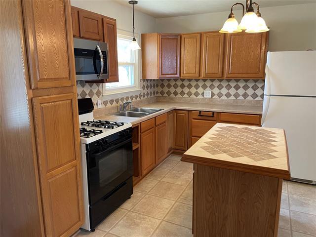 Building Photo - 2430 Dunloe Dr