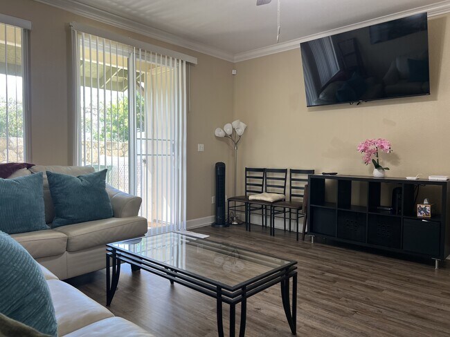 Building Photo - 92-1524-1524 Ali'inui Dr