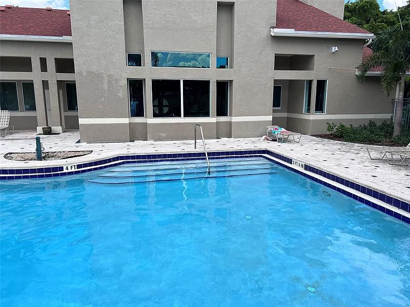 Building Photo - 1740 Palm Cove Blvd