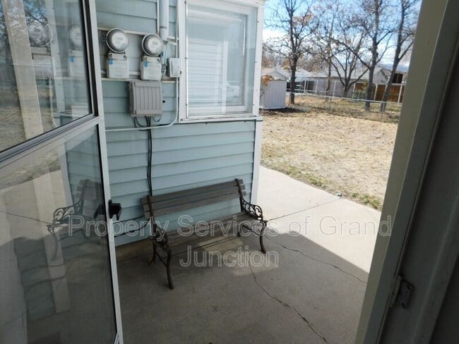 Building Photo - 957 Belford Ave