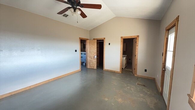 Building Photo - 3 bedroom 2 bathroom Barn dominium on 10 acres! First Month's Free!!