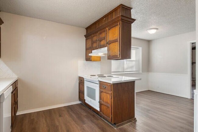 Building Photo - 2823 S 138th E Ave