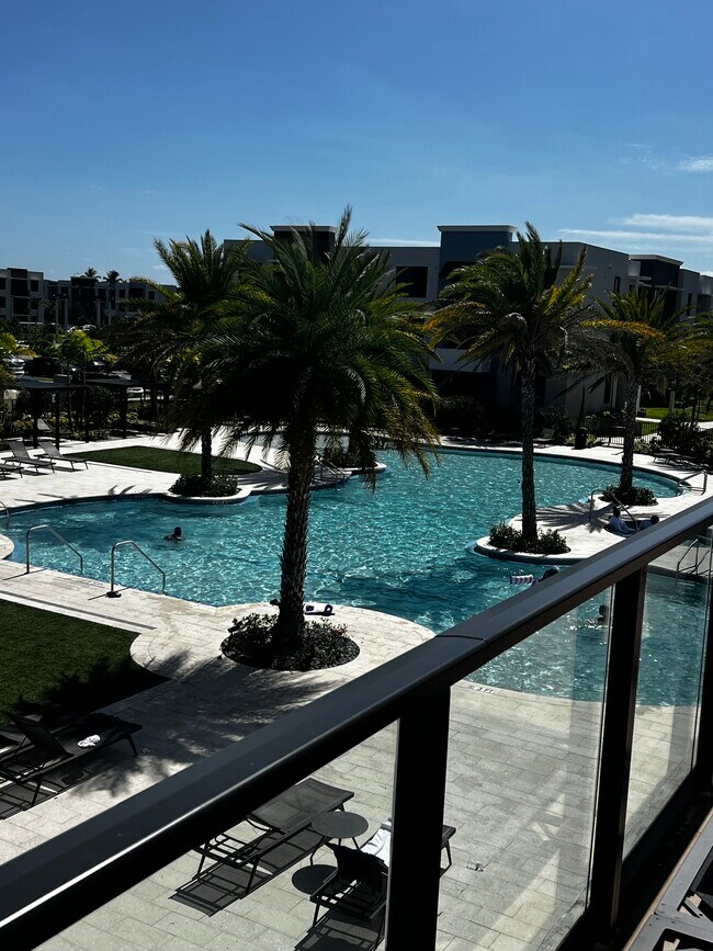 Building Photo - 670 W 74th Pl