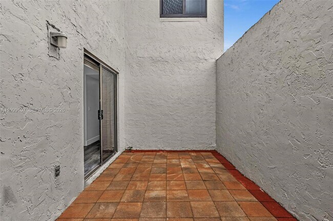 Building Photo - 17532 NW 61st Ct N