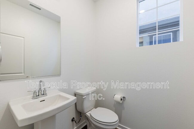 Building Photo - 29243 Victoria Bch Blvd