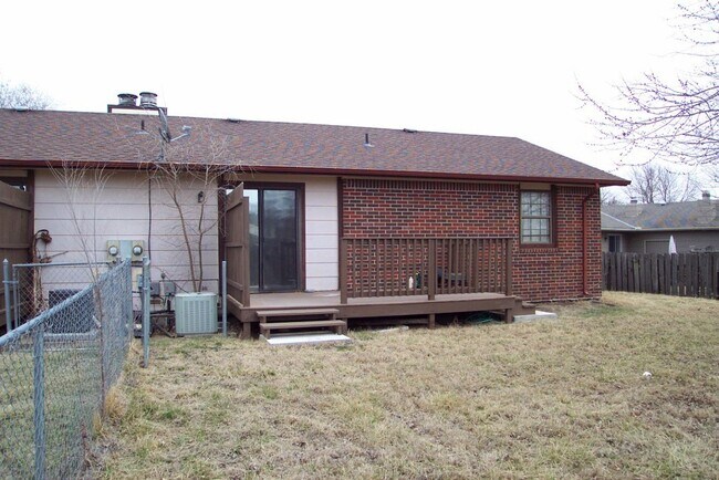 Building Photo - 437-439 N. Countryside Ct. Andover