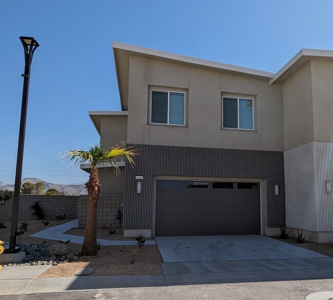 Building Photo - Beautiful Two-Story Four Bedroom Home at t...