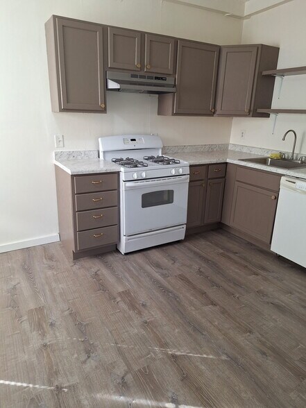 Renovated Kitchen - 1220 Louisiana St