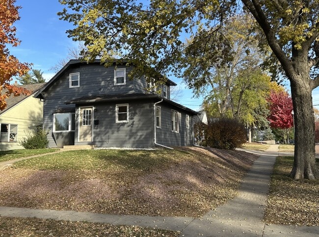 Building Photo - 2220 S 1st Ave