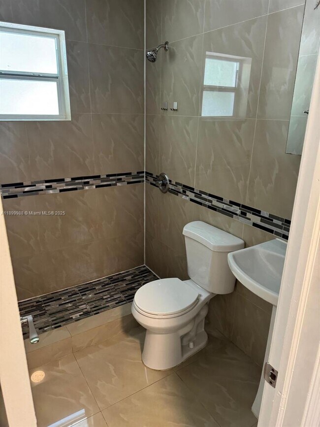 Building Photo - 1864 NW 24th St