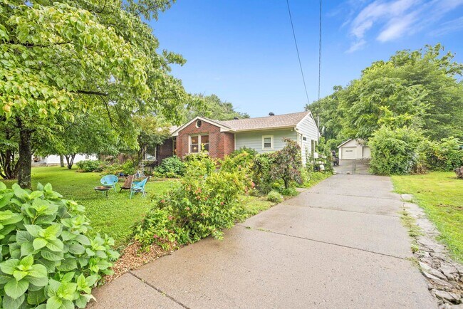 Building Photo - 4117 Saunders Ave