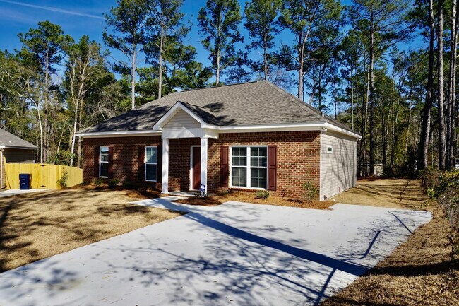 Building Photo - 25 Nomad Cir