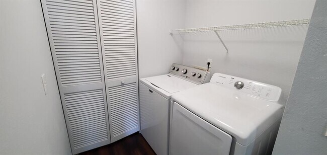 Building Photo - 5210 Wedgewood Ln