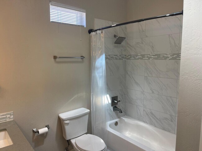 Building Photo - 1668 Bull Lea Dr SE