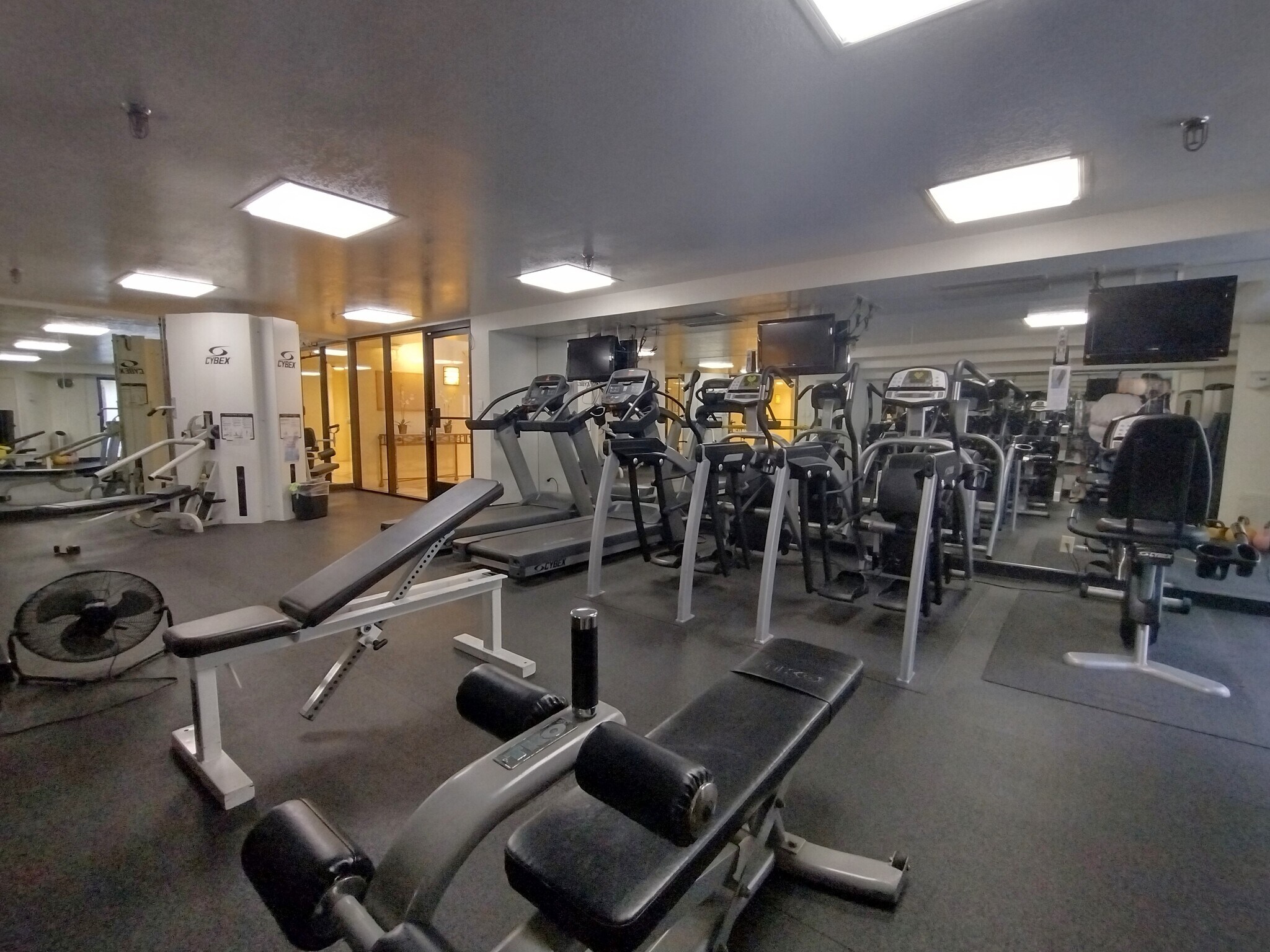 Gym - 121 S Hope St