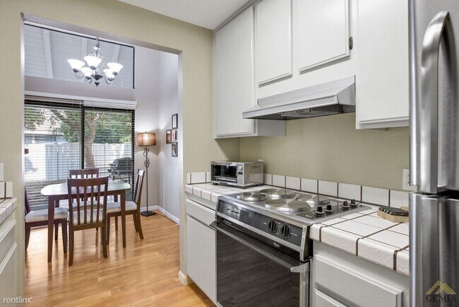 Building Photo - 1 br, 1 bath Condo - 8000 Kroll Way Apt 25