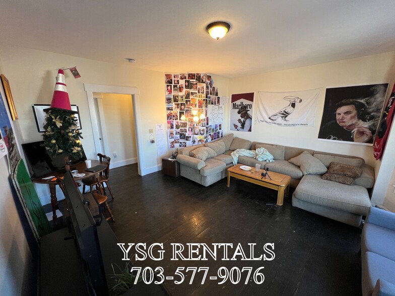 Building Photo - 4 Romar Ter