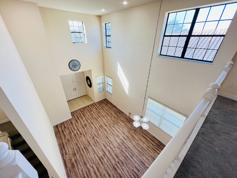 Building Photo - 10441 Stapeley Dr