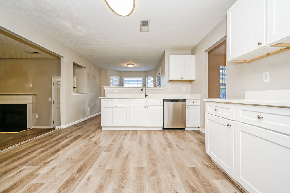 Building Photo - 470 Concord Terrace