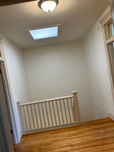 Building Photo - 103 E 32nd St