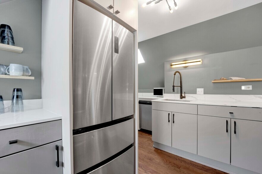 Building Photo - 1625 W Hollywood Ave