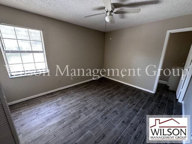 Building Photo - 500 Yellowwood Ct