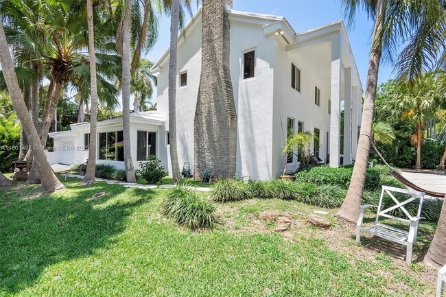 Building Photo - 9200 N Bayshore Dr