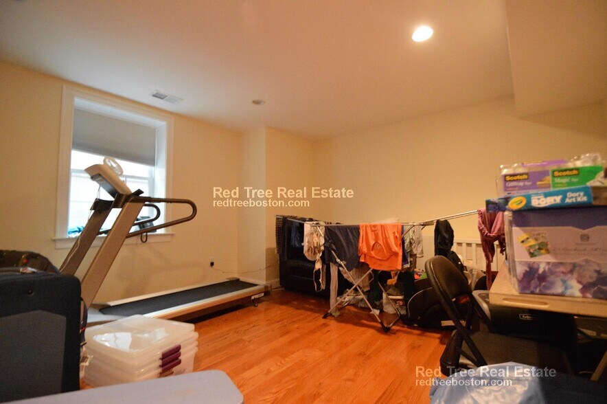 Building Photo - 222 Winchester St