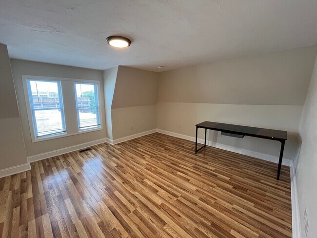 Building Photo - 350 Melwood Ave