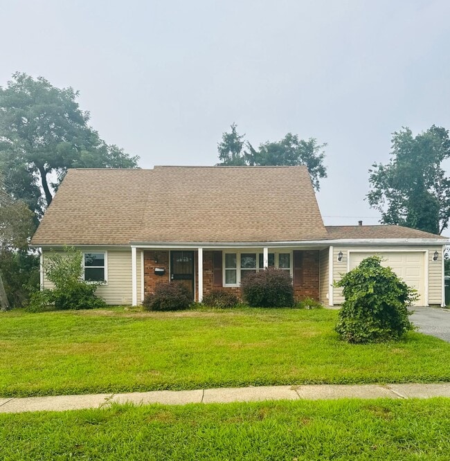 Primary Photo - 12 Ember Ln