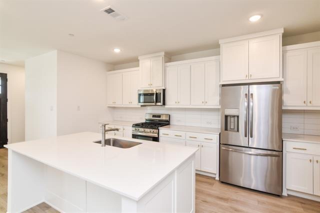 Building Photo - 8905 Stablehand Mews